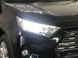 LEDヘッドライトです。デザイン性がよくとても明るいので、夜間の走行や悪天候でも安心です。しかも長寿命!