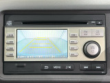 【バックモニター付きオーディオ】駐車をするときなどに便利なバックモニターがオーディオシステムと一体になっています!車庫入れや後退確認がラクラク OK!安全確認には必須装備ですね!
