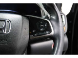 Hondaセンシングの機能のひとつ、アダプティブクルーズコントロール付!アクセルから足を離しても設定したスピードと前車との車間を保ち走行してくれます!車線維持もアシスト☆高速道路で疲労軽減ですね☆