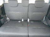 後部座席も広々です!目立った汚れや傷もなく綺麗です!納車の際にはルームクリーニングを実施しております!