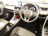 見通しのよいすっきりとした視界で、誰でも運転しやすいです。運転のしやすさは疲れにくさにも繋がりますよ♪