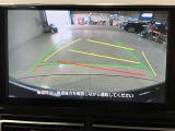 バックガイドモニターで、後方を確認しながら安心して駐車することができます。運転初心者も熟練者も必須の機能ですよ!