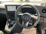 後期型から運転席にインパネが少し傾斜になり操作性がUPしています。