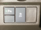 ハンドルの左下にHondaセンシング用の、VSA(ABS+TCS+横滑り抑制)解除スイッチなどがついています。