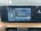 車を真上から見下ろしているかのように周囲の状況を把握して安心して駐車が行えるアラウンドビューモニターが付いています