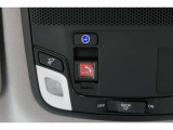 緊急通報ボタンが装備されています。ホンダコネクト対応。ご利用には、Honda Total Care プレミアムのご加入が必要です。