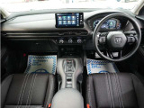 とても握りやすいステアリング!運転手の気持ちがそのまま伝わるかのような反応をしてくれます!小物入れや各ボタンの配置にこだわり、とても使いやすいです !視認性も良好なのでロングドライブもお任せ下さい!