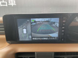 車を真上から見下ろしているかのように周囲の状況を把握して安心して駐車が行えるアラウンドビューモニターが付いています