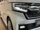 【LEDヘッドライト】ディスチャージヘッドライト(HID)と同等の明るさで、夜道や雨天走行が明るく視界良好!! フォグライトも装備で、安心感さらにUPです♪安心ドライブを楽しんで下さい♪