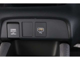 スマートフォンなどの音楽再生が可能なUSB接続ジャック装備車両です♪♪♪