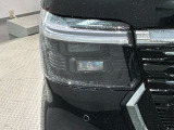 LEDヘッドライトは、点灯の瞬間から最大光量を発揮し、突然暗くなるトンネルなどでの安定感を高めます。