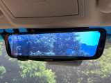 【デジタルインナーミラー】後席の大きな荷物や同乗者で後方が確認しづらい時でも安心!カメラが撮影した車両後方の映像をルームミラー内に表示。クリアな視界で状況の確認が可能です!