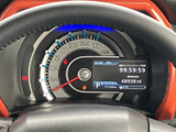 視認性の高いメーター類で、車両情報を的確に把握できます。運転に必要な情報を一目で確認でき、安全運転に貢献します。