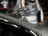 【パドルシフト】 指先のパドルで簡単にシフトチェンジ。手軽にマニュアル車感覚で、スポーティなドライブを楽しむことができます。