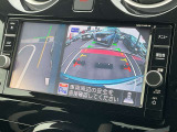[アラウンドビューモニター]車両を上から見たようなカメラで周りの障害物などが一目瞭然!駐車が苦手な方でも、らくらく駐車♪