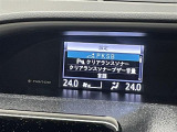 【マルチインフォメーションディスプレイ】クルマに関する様々な情報が表示されます。各種安全機能・装備のON/OFFもこのディスプレイを介して設定可能。