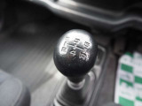 希少5速マニュアルミッション!操作性を楽しみながら運転頂けます♪