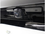 バックカメラが付いているので後方確認が非常にしやすいです。今や運転初心者も熟練者も必須装備!ついていて損はないですね♪