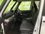 運転しやすい配置の操作系は、直感的に操作可能。快適なドライビングをサポートします。長時間の運転でも疲れにくい工夫が施されています。