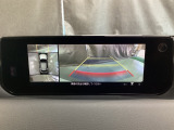 360度モニターは、4つのカメラによる前後左右・俯瞰映像でドライバーからは見えない領域の危険認知をサポート!全周囲の死角を減らし、狭い駐車場や幅寄せ、T字路の進入などの運転の安心感を高めます!