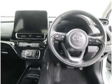 ☆シンプルながら機能性あふれる運転席周りです。 使いやすいスイッチ類の配置によりとても運転しやすいですよ。