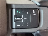 【アダプティブクルーズコントロール】全車速対応のACCやブラインドスポット、レーンキープアシスト機能などを搭載します。ステアリングホイールヒーターも搭載されているタイプになります。