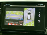 バックモニターで、狭い場所でも安全に駐車できます。後方確認がしやすく、運転に自信がない方にもおすすめです。