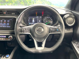 インテリアに合わせたデザインのステアリングは、運転される方のことも考え、運転しやすい形状、大きさです。是非一度、実際に触ってお確かめください。