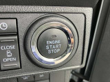 ★プッシュスタートシステム★エンジンスタートは最近はやりのプッシュスタート!鍵を車内に持ち込めばシリンダーに差し込まなくともボタン1つでエンジンがかかる★