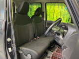 運転席シート廻りは使用感も少なく、良好な状態となっています。丁寧に使われていたことがよくわかりますね。