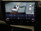 純正ナビ付です。もちろん車両後方を表示するバックガイドモニターが付いていて車庫入れ安心!