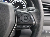 レーダークルーズコントロール作動時に車線維持に必要な運転操作の支援を行う「レーントレーシングアシスト(LTA)」を搭載しています。