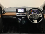 収納が多く使い勝手が良い運転席ですよ。