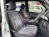 ひじ掛けが付いて運転が楽です