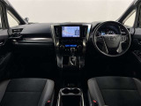 こちらのクルマは3列シート7人乗りの仕様になります!