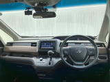 フロントガラスが大きく、ワイドな視界で運転もしやすくなるように、設計されています。