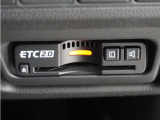 ◆ETC2.0装着◆進化したドライブ体験。料金収受システムだけだったETCが生まれ変わって、高速道路を賢く使うETC2.0に進化しました。多彩な情報サービスが便利で快適なドライブ体験を提供します。