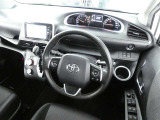 見通しのよいすっきりとした視界で、誰でも運転しやすいです。運転のしやすさは疲れにくさにも繋がりますよ♪