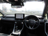 見通しのよいすっきりとした視界で、誰でも運転しやすいです。運転のしやすさは疲れにくさにも繋がりますよ♪