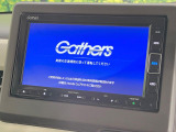 【純正ナビ】人気の純正ナビを装備しております。ナビの使いやすさはもちろん、オーディオ機能も充実!キャンプや旅行はもちろん、通勤や買い物など普段のドライブも楽しくなるはず♪