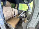 運転席シート廻りは使用感も少なく、良好な状態となっています。丁寧に使われていたことがよくわかりますね。