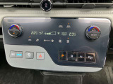 フルオートエアコン 温度設定をすれば自宅のエアコンのように車内の温度をコントロール