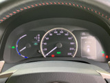 視認性の高いメーター類は、運転に必要な情報を一目で確認でき、運転席を洗練された空間に演出します。