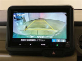 バックギアに入れると、このように後方が映し出されます!最終確認はご自身の目と耳で必ず行ってください!安全第一で♪