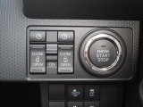 運転席右側のスイッチパネル。左右のパワースライドドアは運転席のスイッチでも開閉操作ができます。