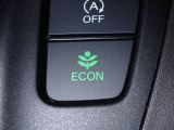 エンジン、エアコンなどを制御し低燃費な『ECONモード』に、また走りを楽しみたいとき、空調など快適性を重視したいときにはスイッチOFFで通常モードに切り替えができます!