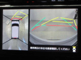 パノラミックビューモニター付きです。車両を上から見たような映像をディスプレイオーディオ画面に表示。運転席からの目視だけでは見にくい、車両周辺の状況をリアルタイムでしっかり確認できます。