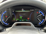 視認性の高いメーター類は、運転に必要な情報を的確に伝えます。運転席を洗練された空間に演出します。