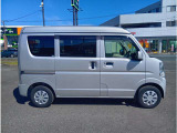 【4WD車】に加えて【衝突軽減ブレーキ】なども装備されておりますのでシーズン通して安心安全のドライブを頂けます!