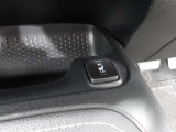 運転席・助手席は共にシートヒーター付なので、寒い日の朝の通勤も快適です♪
